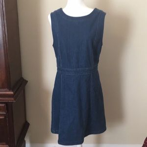 Denim Dress Gap 1969. Great fit and style a million ways! Lovely!